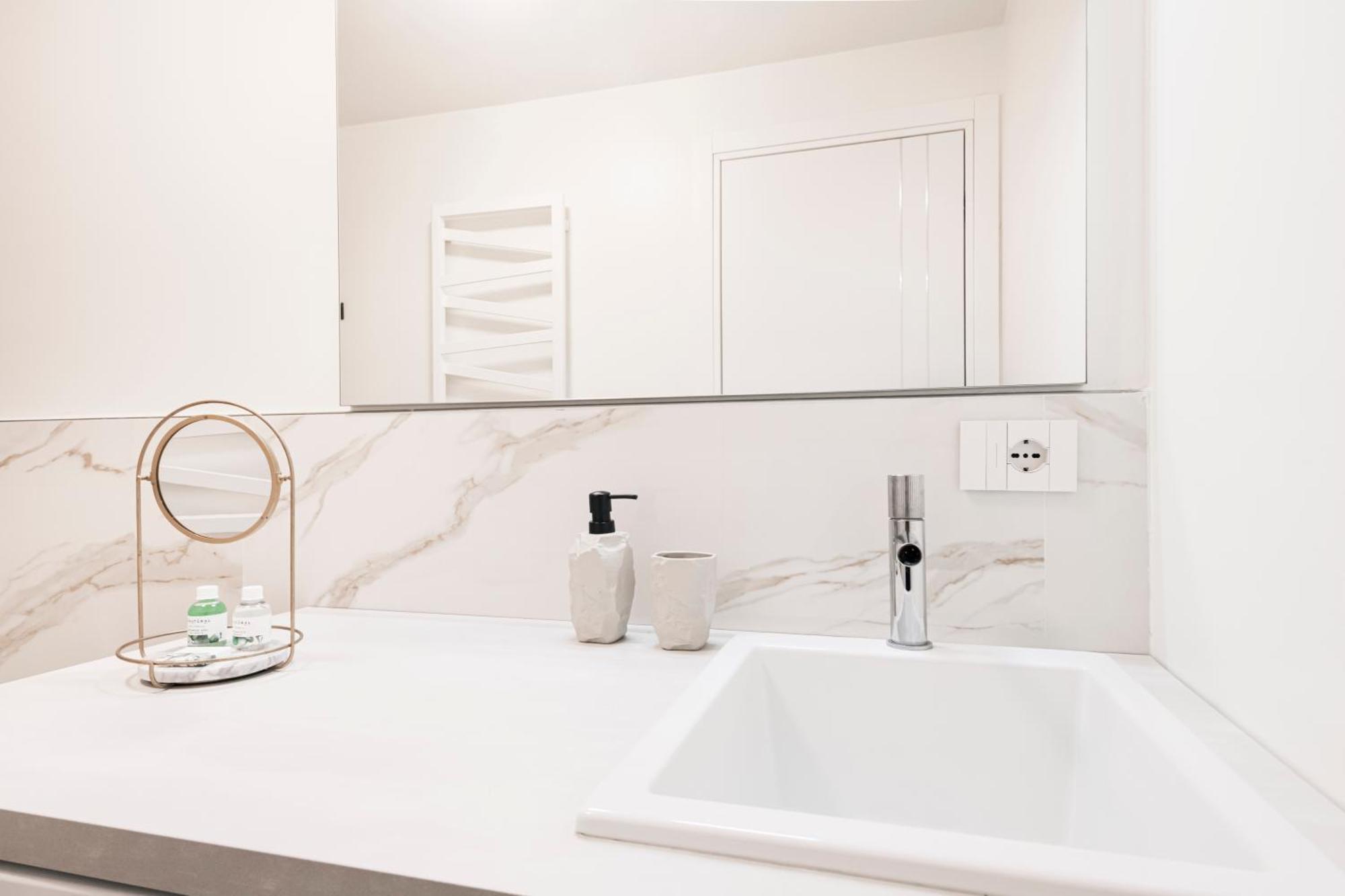 Easylife - Design And Relax In The Heart Of Milan Appartement Buitenkant foto
